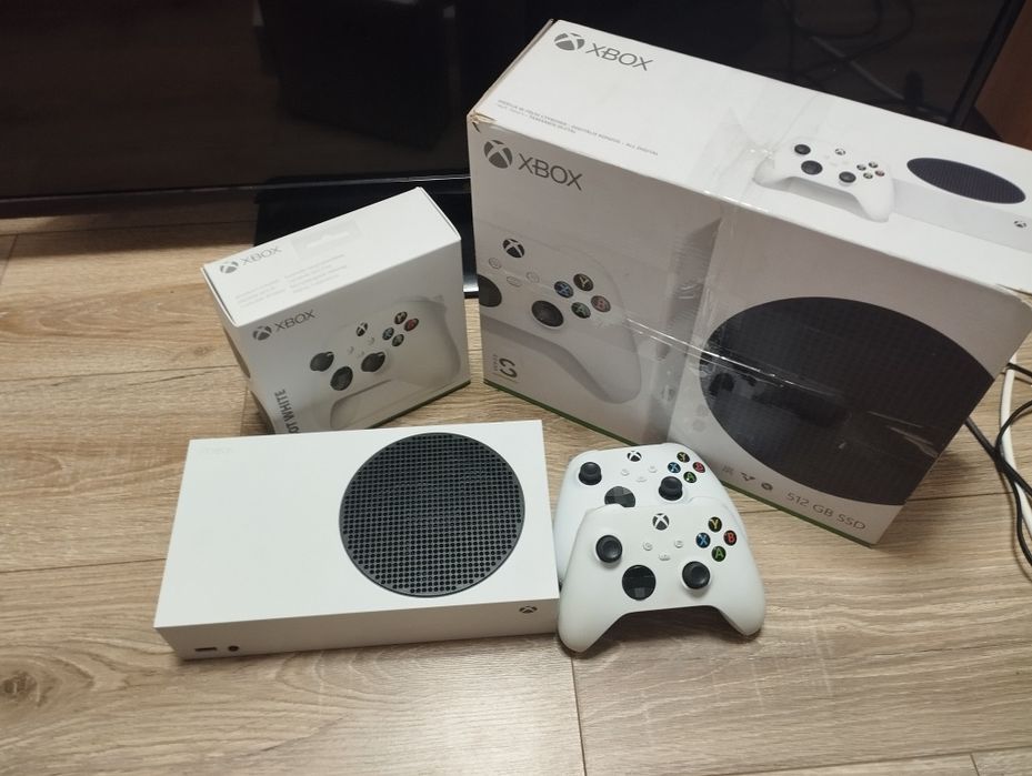 Xbox series s 512gb з телевізором