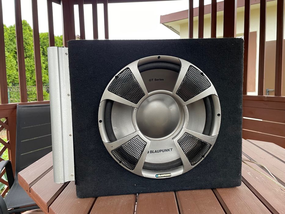 Skrzynia basowa Blaupunkt GTB1200+wzmacniacz BOSS BA-2900