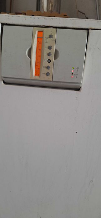 Caldeira ROCA Laia GTI + Depósito 1,000 litros (120 gasóleo incluidos)