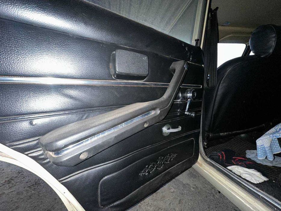 Автомобіль Ваз 2106
