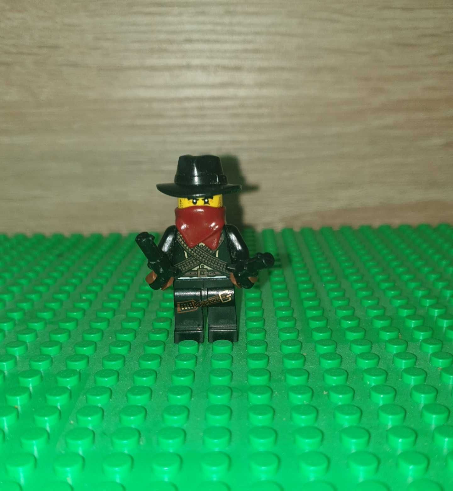 Lego Minifigures Series 6 Bandit Bandyta