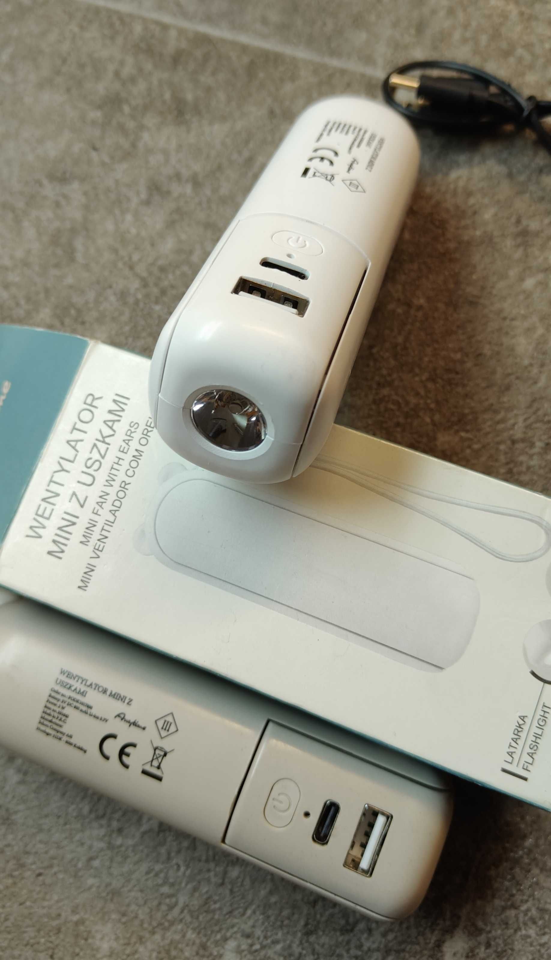 Mini wentylator usb idealny w podróży z latarką nowy