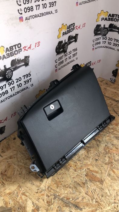 Бардачек,ящик для перчаток toyota land cruiser prado 120,150 прадо