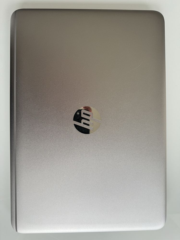 HP Elitebook Folio 1040 G3 intel core I5 8GB Ram 512GB SS D Windows 10