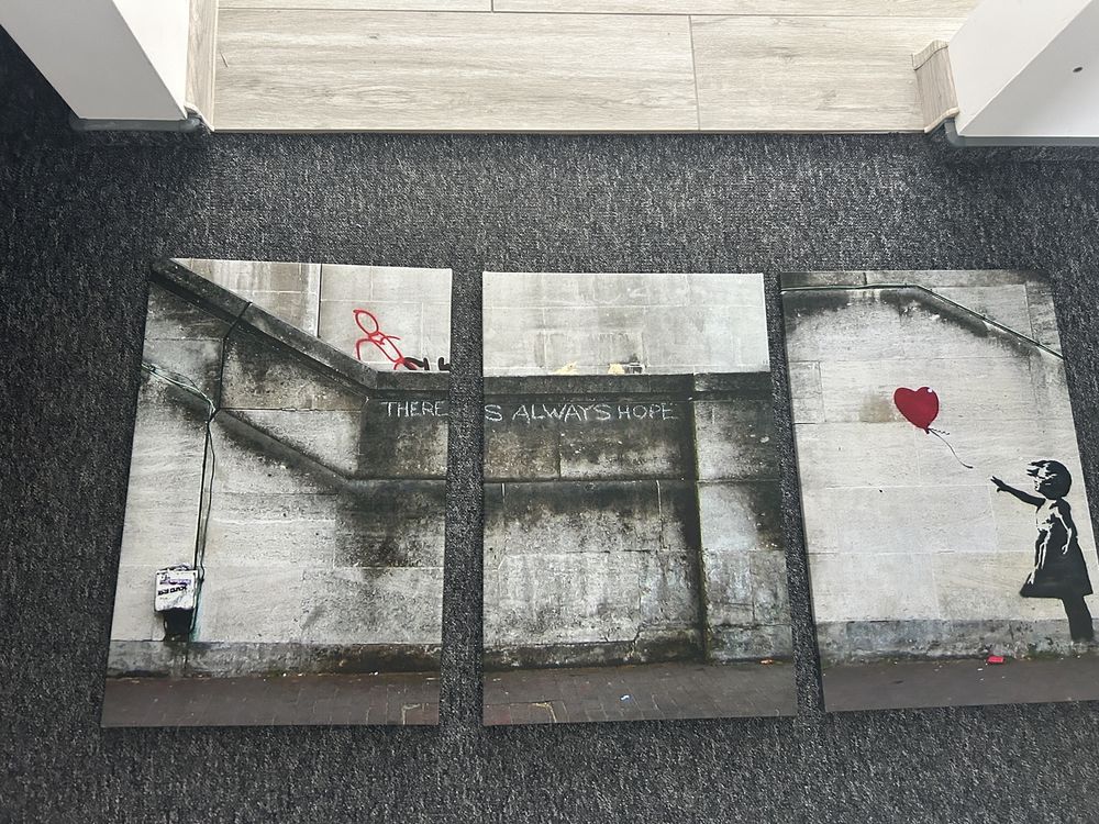 obraz “dziewczynka z balonikiem”- Banksy