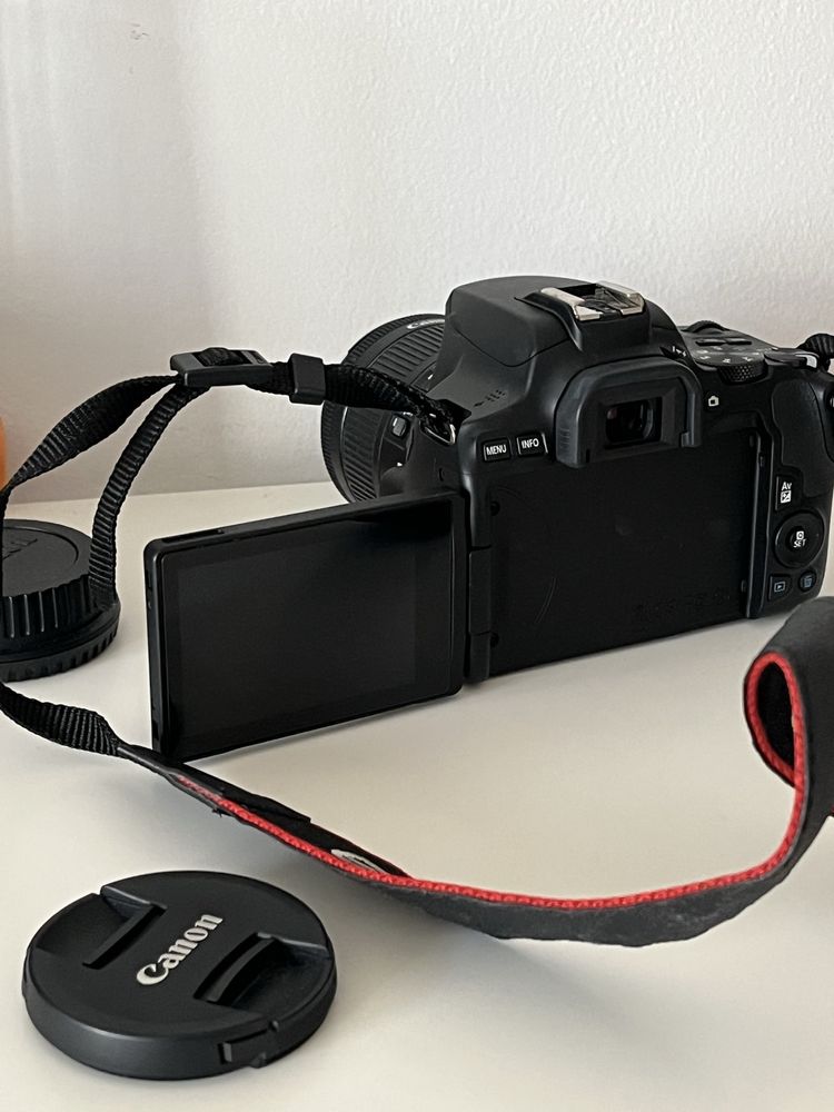 Canon EOS 250D + 18-55 mm IS STM - jak nowy