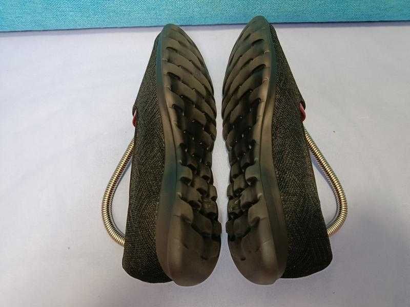 Жіночі сліпони Skechers goga mat у новому стані розмір 37/24 см