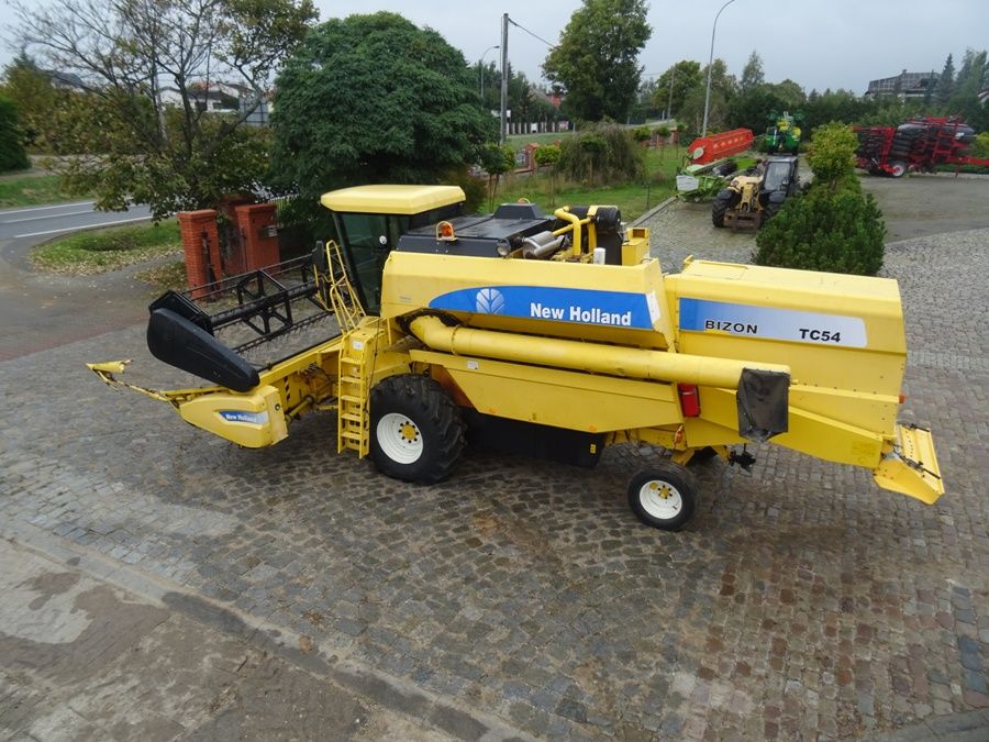 Kombajn New Holland TC 54