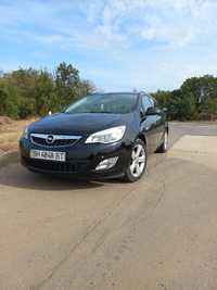 Продам opel Astra j  1.4