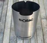 Metalowa obudowa silnika z logo Solac BA5606