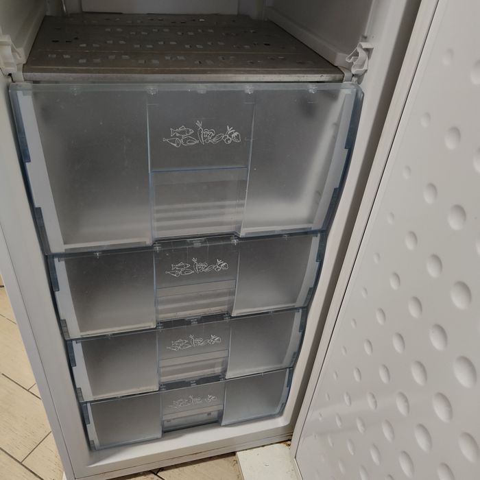 Ящики для холодильника або заморозки Beko