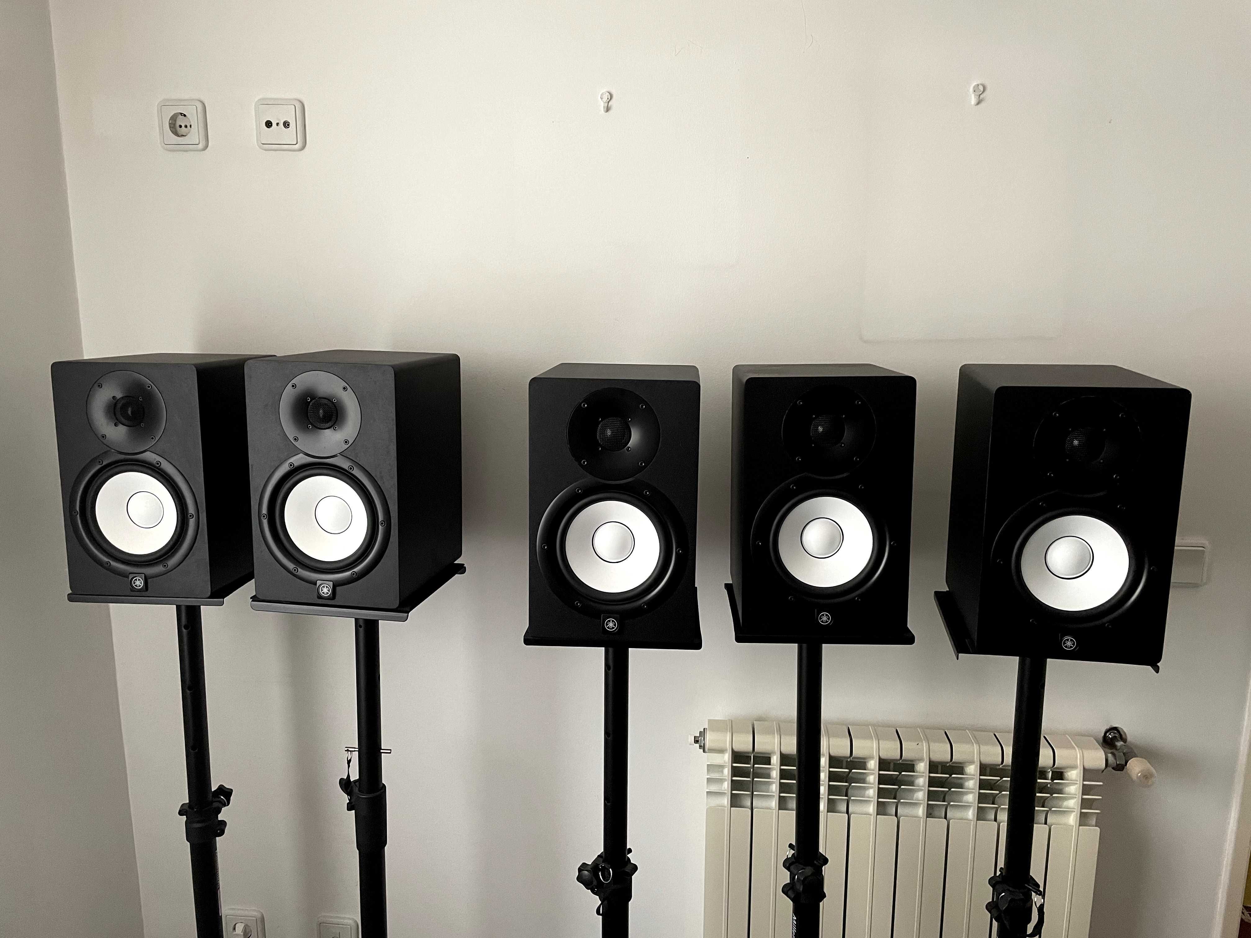 Monitores Yamaha HS7 (Com Stands)