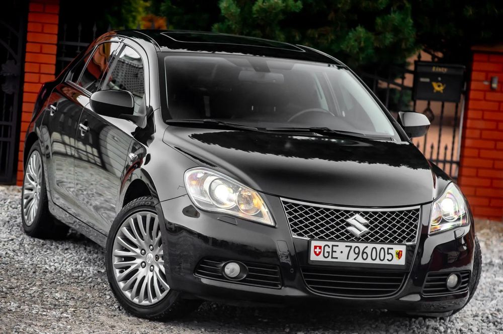 Suzuki Kizashi 2,4 4X4 Xenon Kamera Cofania Tempomat Szyberdach Podgrzewane Fotele