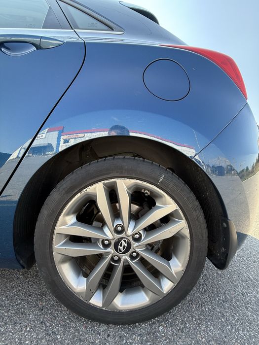 Hyundai Elantra GT 2.0 автомат