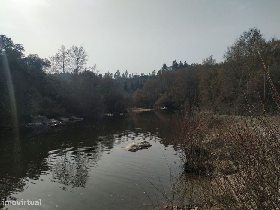 Quinta à beira do rio