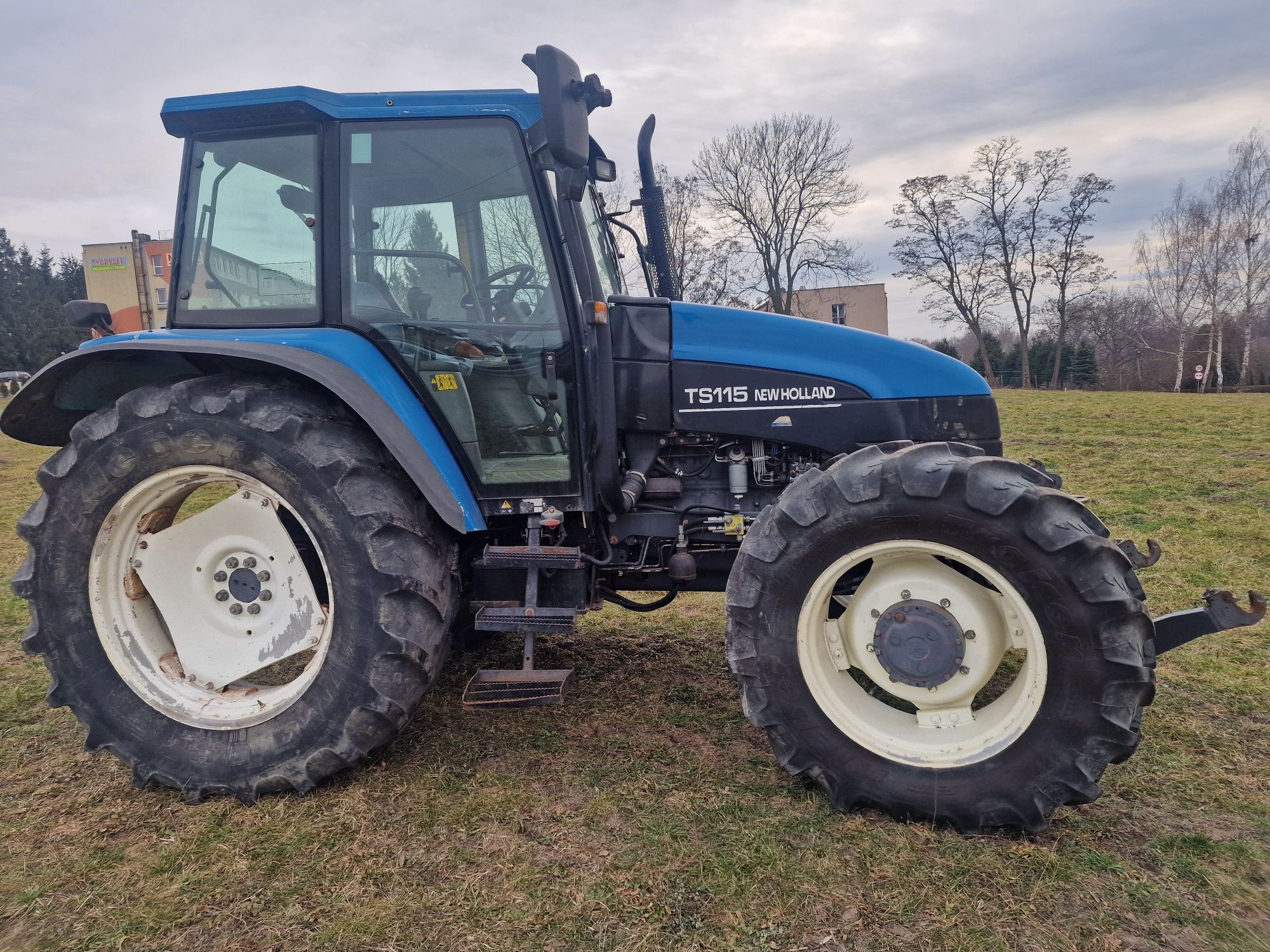 Traktor New Holland TS115