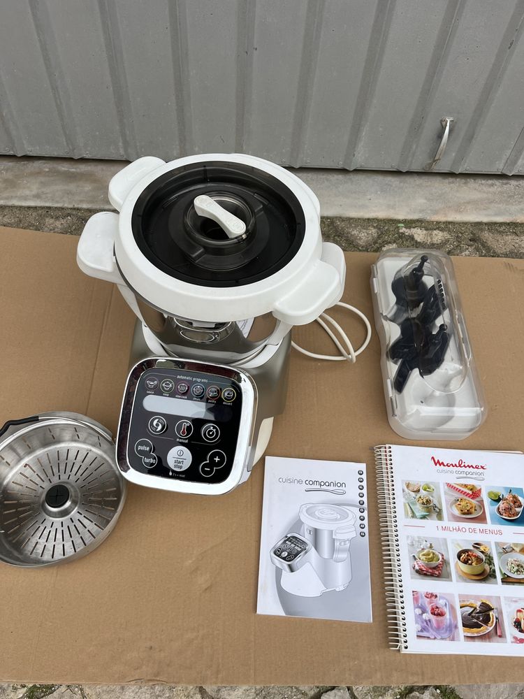 Moulinex cuisine companion com todos os acessorios e livro de receitas