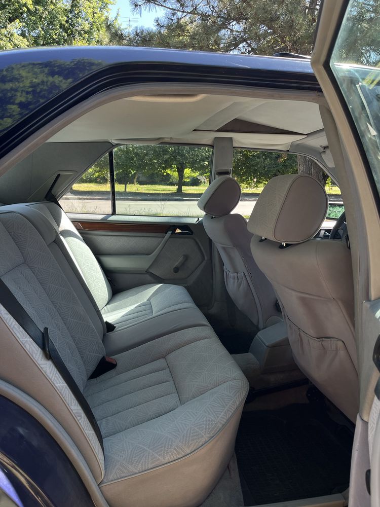 Продається Mercedes-Benz e-class w124 2.0