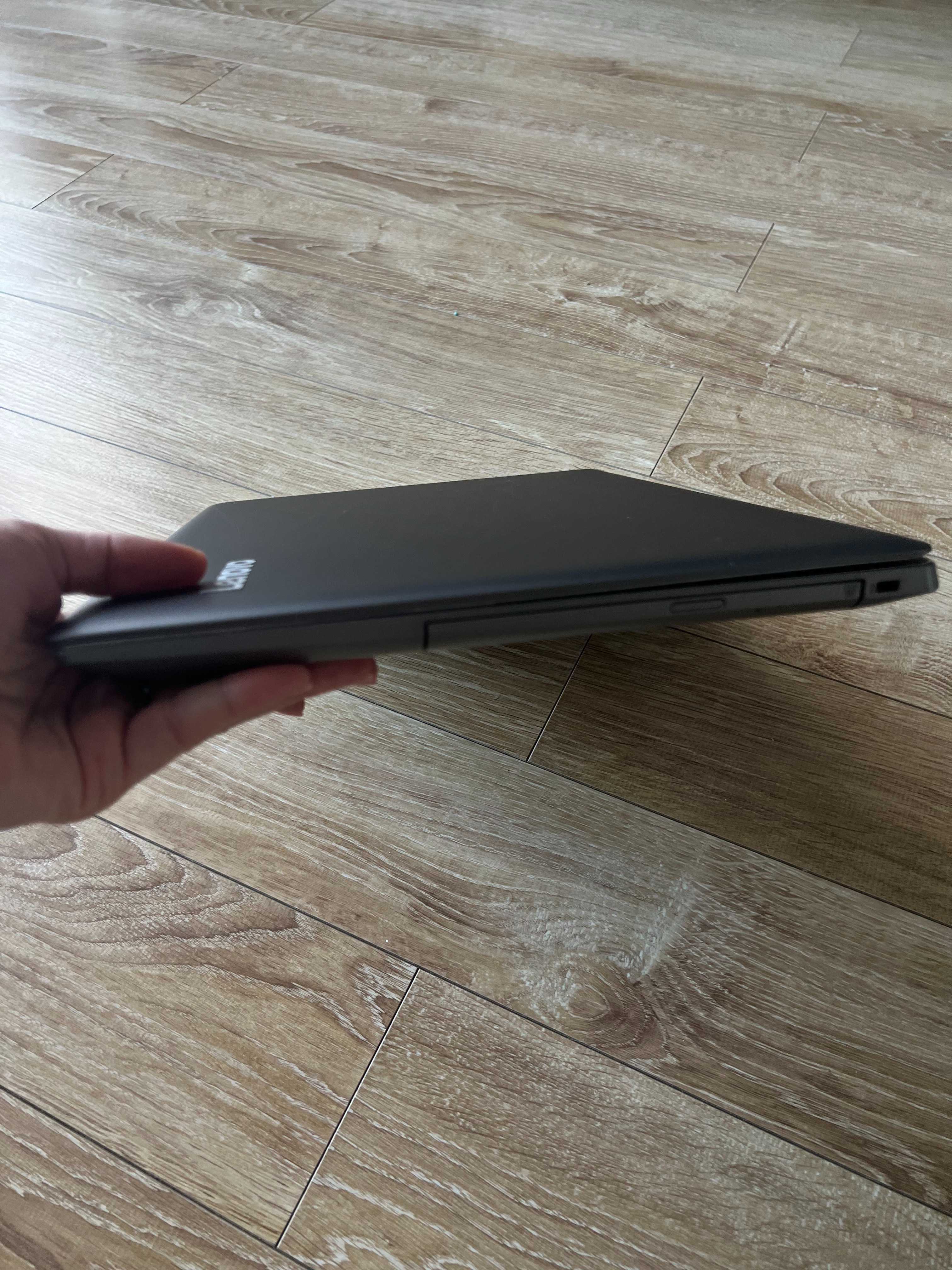 Laptop lenovo -Intel(R) Core(TM) i5-8250U