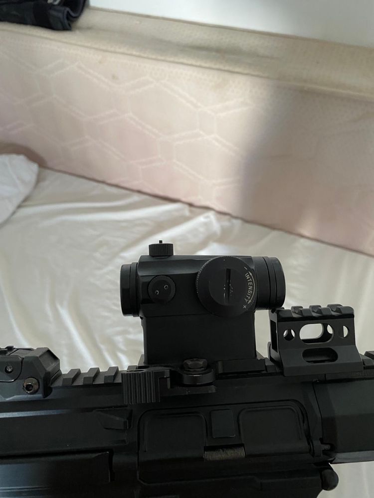M4A1 Airsoft com red dot