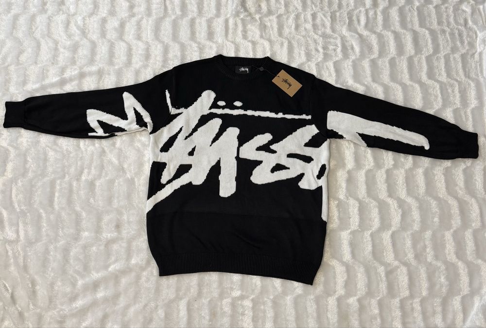 Найпопулярніший світер від Stussy