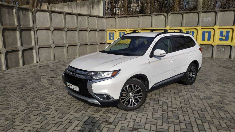Продам Mitsubishi Outlander 2016 2.4 7 мест