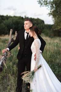 Дуже красива весільна сукня