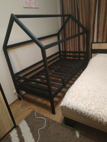 деревянная эко-кровать домик с бортом -3500 грн