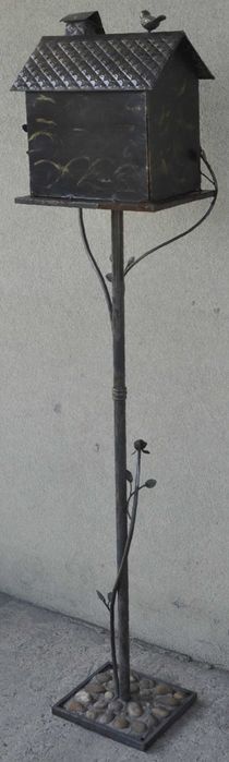 Domek dla Ptaszków Budka dla Ptaków Karmnik Metalowy z Podstawą Beton