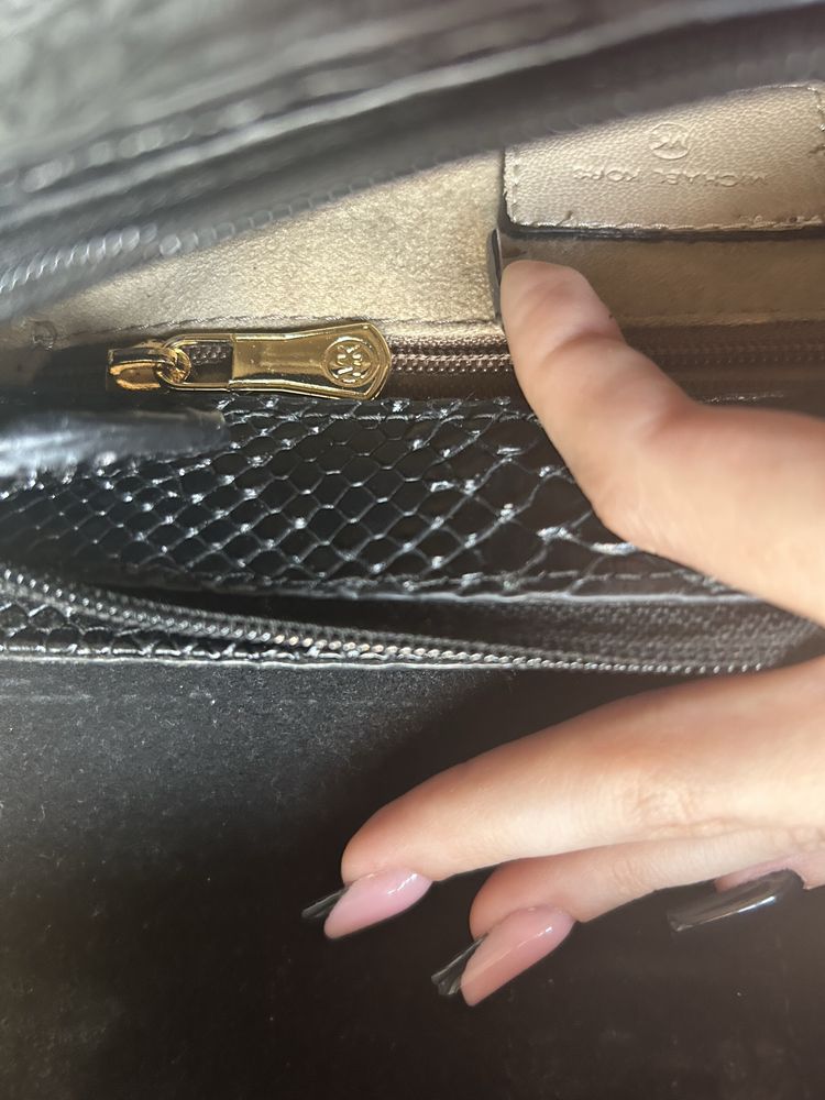 Czarna torebka michael kors