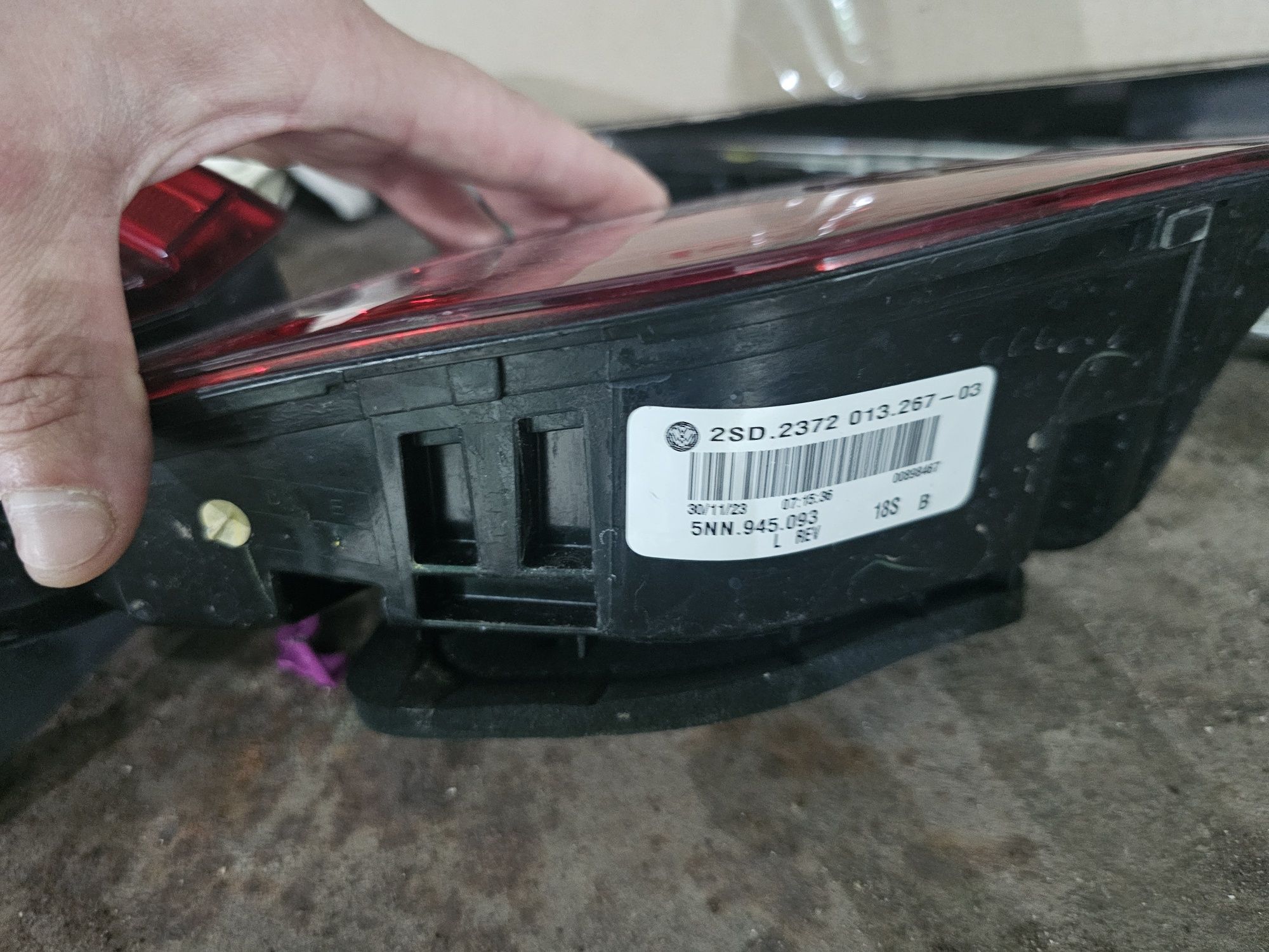 Фонарі стопи Volkswagen Tiguan allspace 5nn
5nn945094
5nn945095