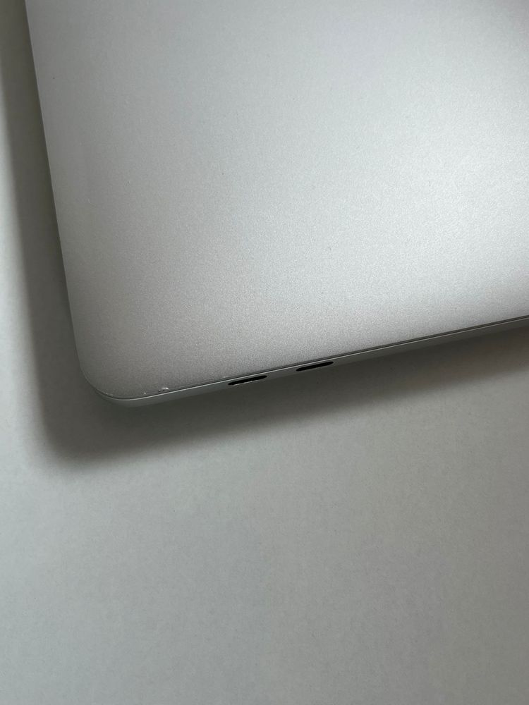 MacBook Pro 13 MI/8GB/256GB/A2338