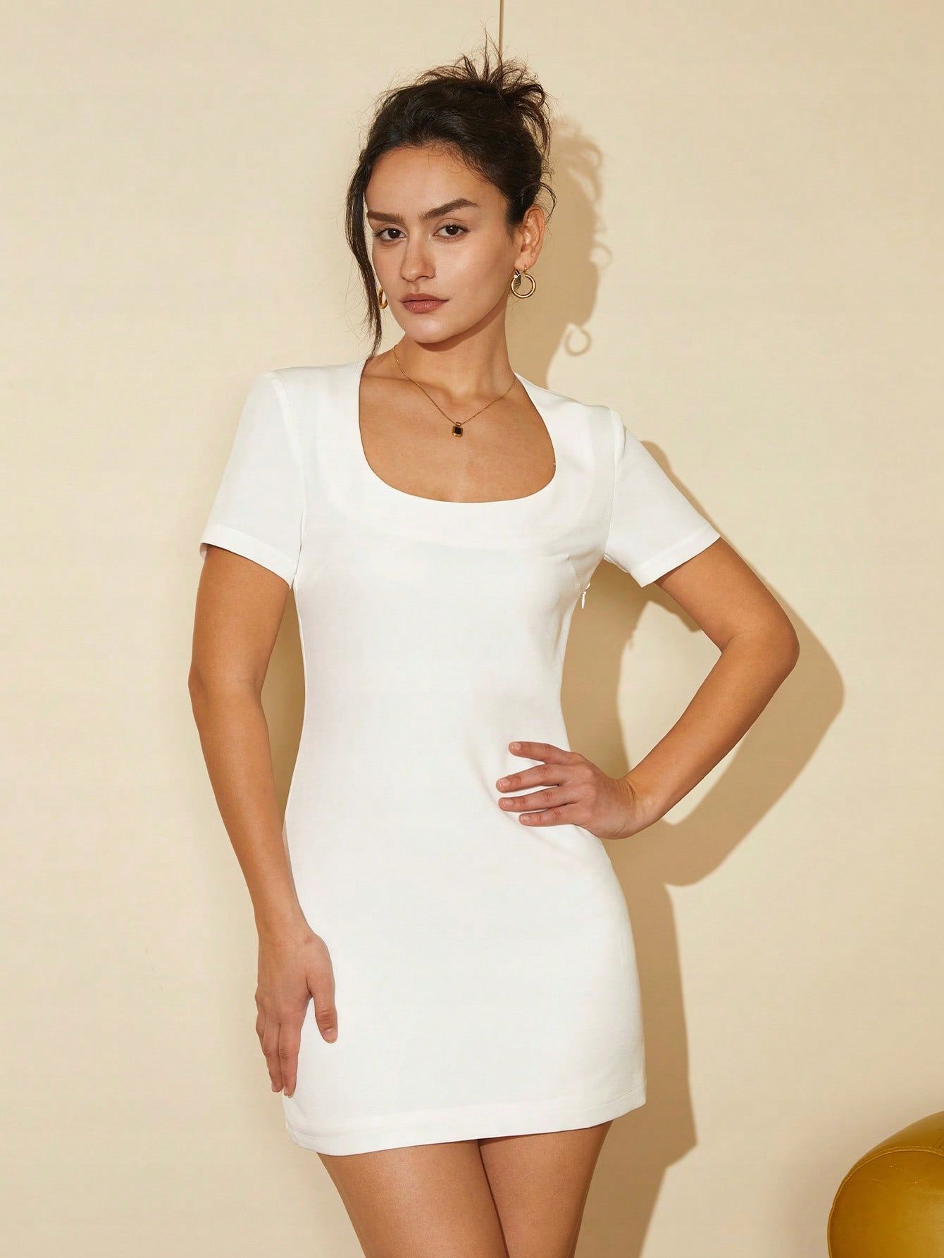 Sukienka Ołówkowa Prosta Biała Mini Krótki Rękaw Casual Amyenjoylife
