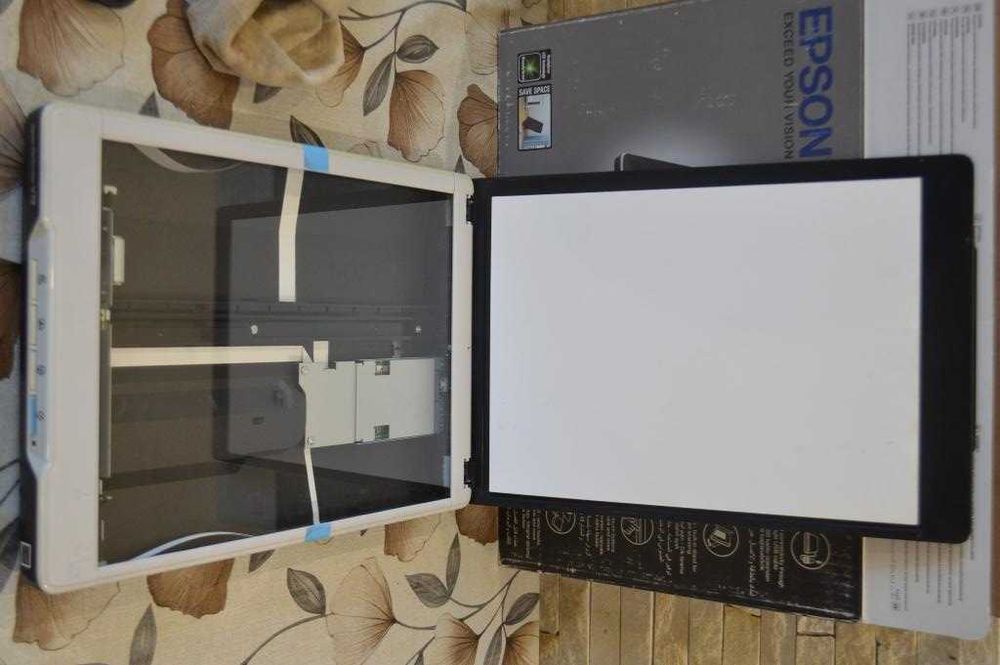 Планшетний сканер Epson Perfection V19