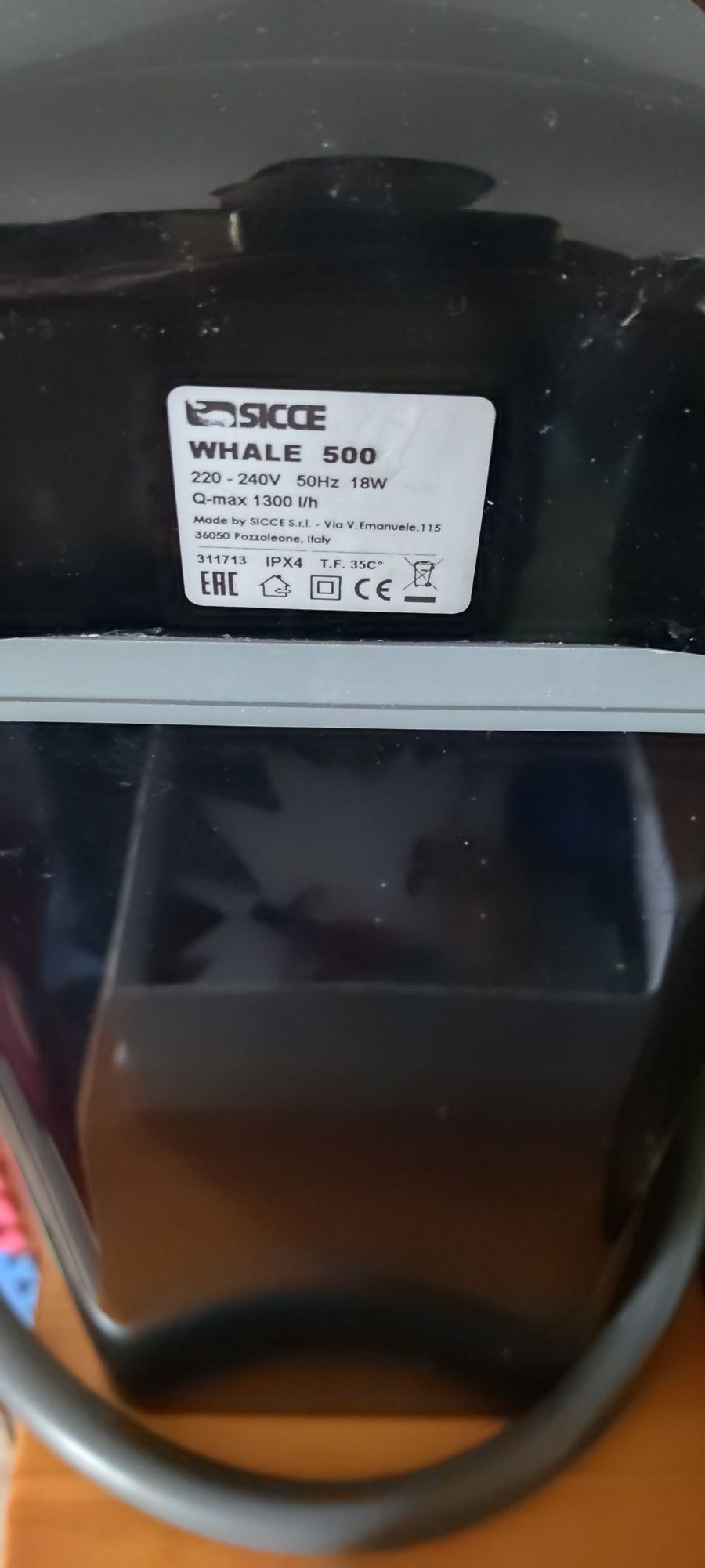 Filtro externo SICCE whale ( 1300L/Hr) ,  Termostato Eheim 200W
- Term