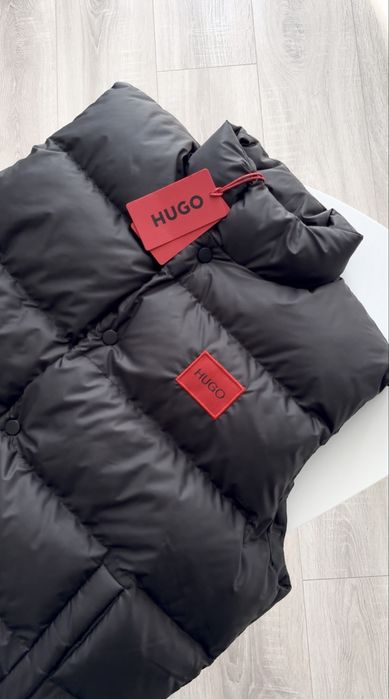 Жилетка від бренду Hugo Boss