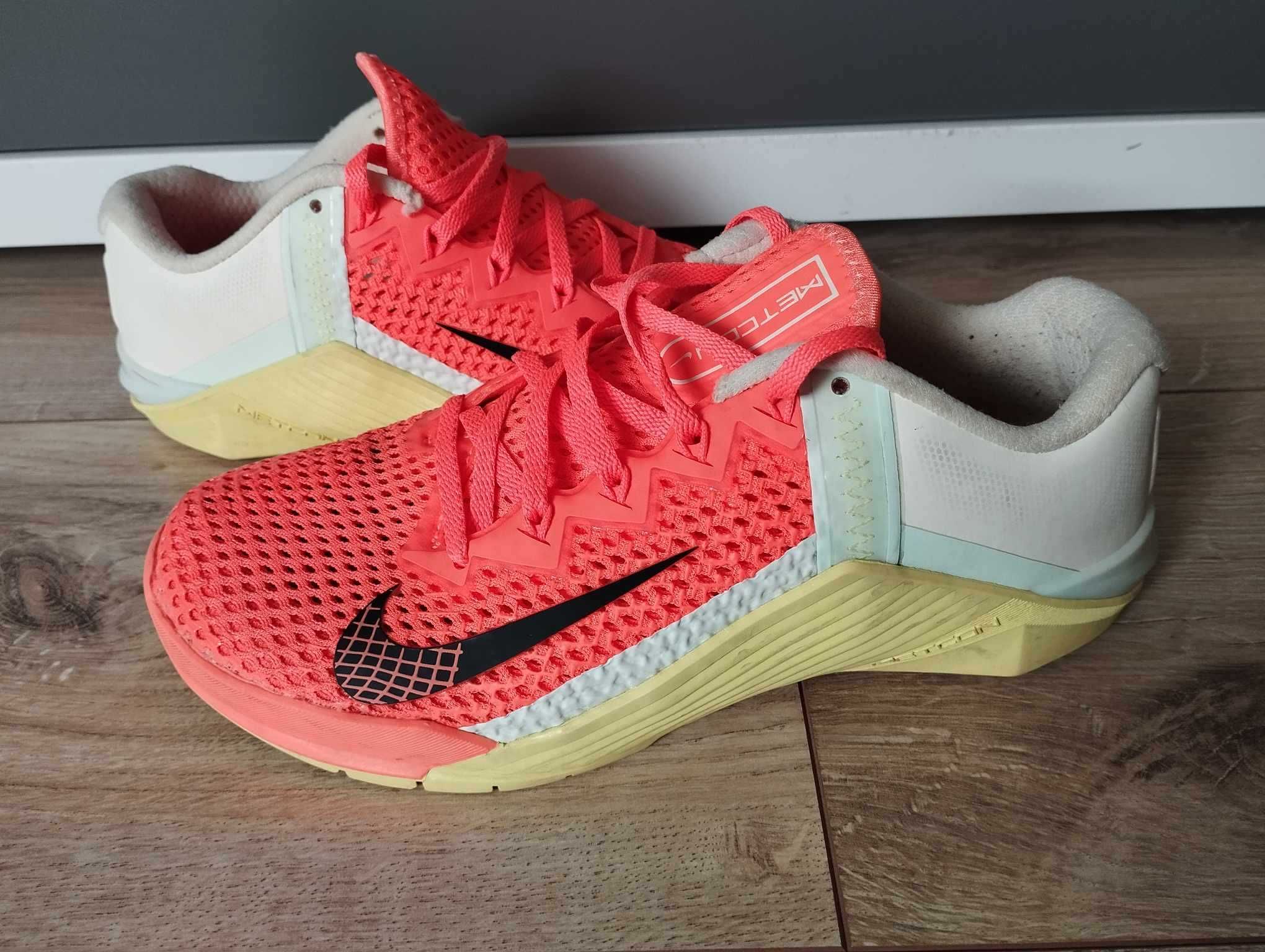 Nike Metcon 6 size 37,5 Bright Mango Light Zitron