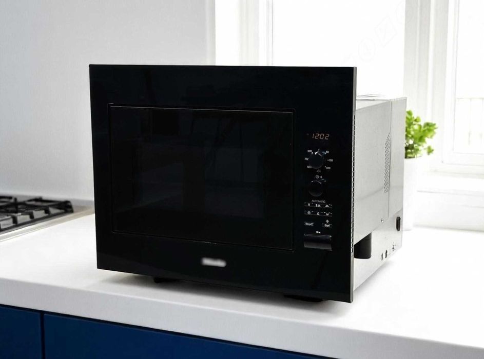 Мікрохвильова піч Miele / Міле M 8260-2, вбуд. гриль, чорна