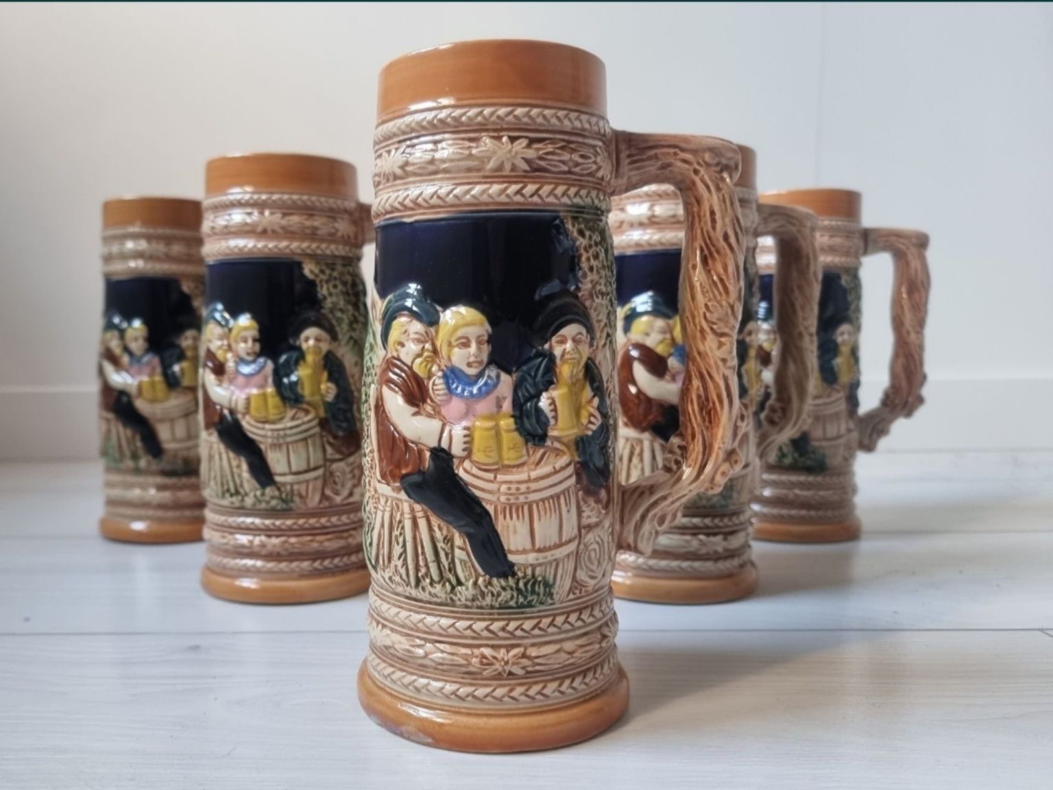 Ceramiczne duże kufle kolekcjonerskie do piwa. Komplet 6 sztuk