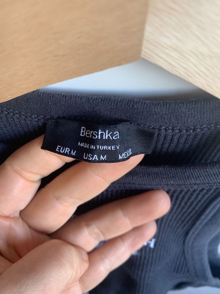 Top preto Bershka