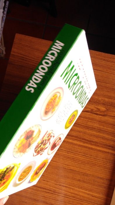 Livro Cozinhando com microondas