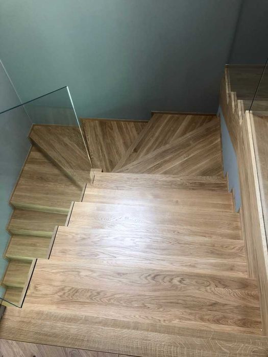 Schody dywanowe dębowe wewnętrzne