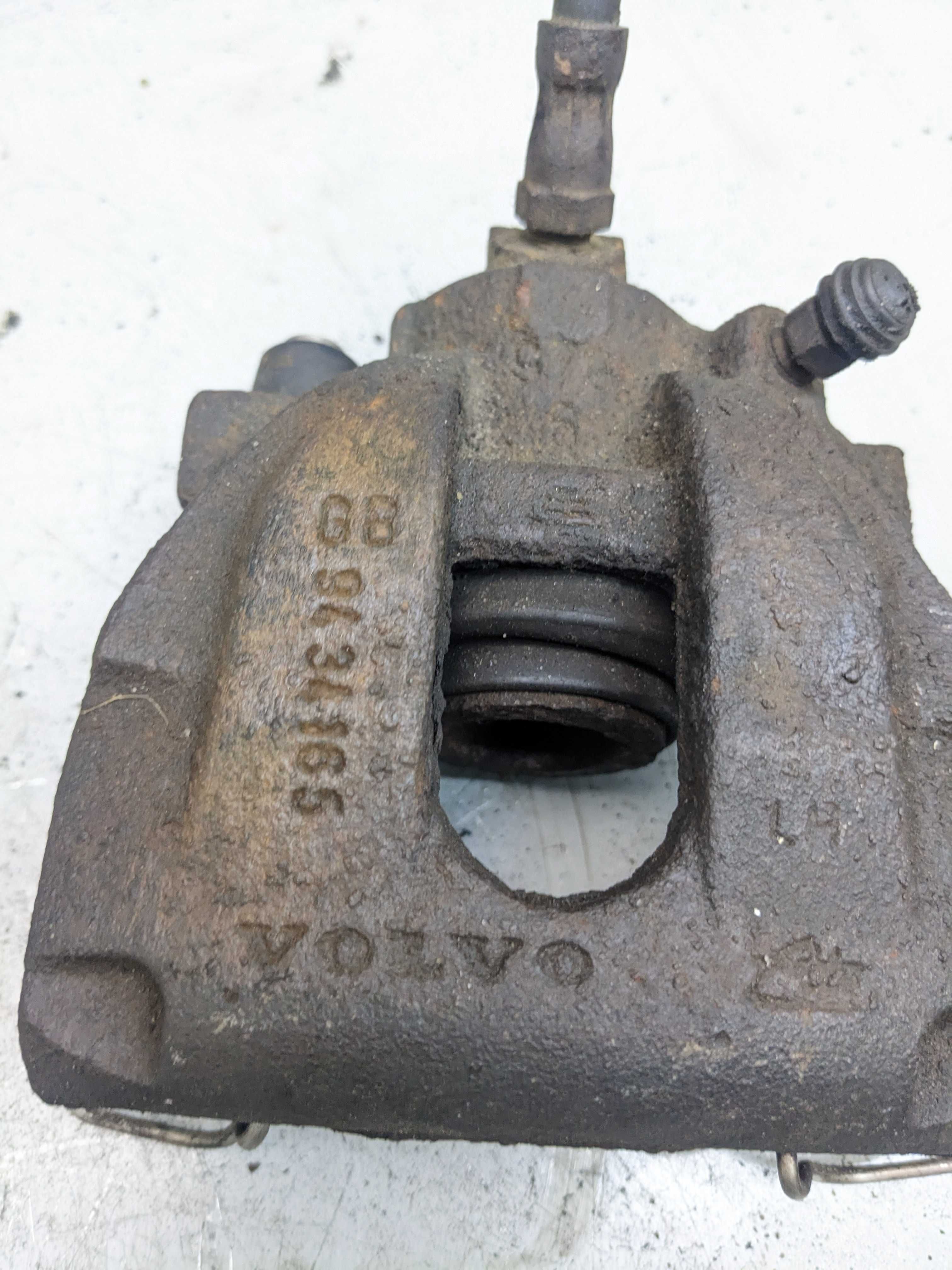 Volvo V70 S60 S80 Zacisk Hamulcowy Lewy Przedni Lewy Przód