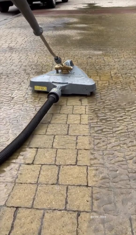 Клінінг бруківки, тротуарної плитки, терас, фасадів, дахів