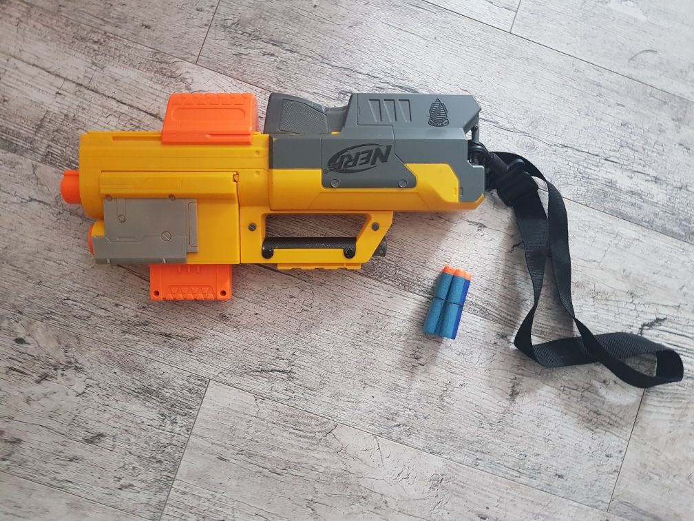 Nerf pistolet wyrzutnia