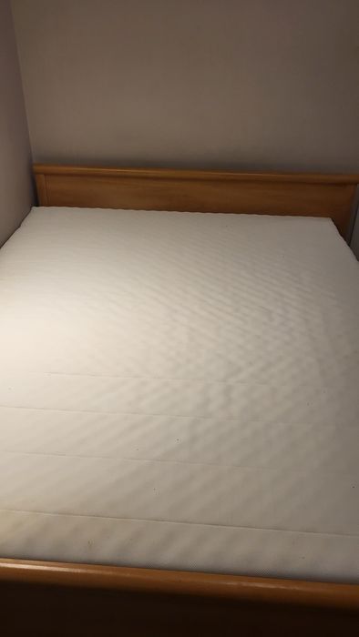 Rama &materac  jak nowy Ikea 160x200