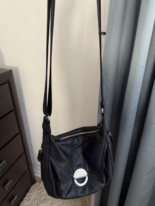 Сумка жіноча на довному ланцюжку