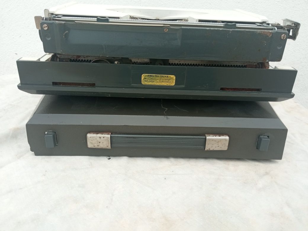 Máquina escrever marca Olympiette estado razoável