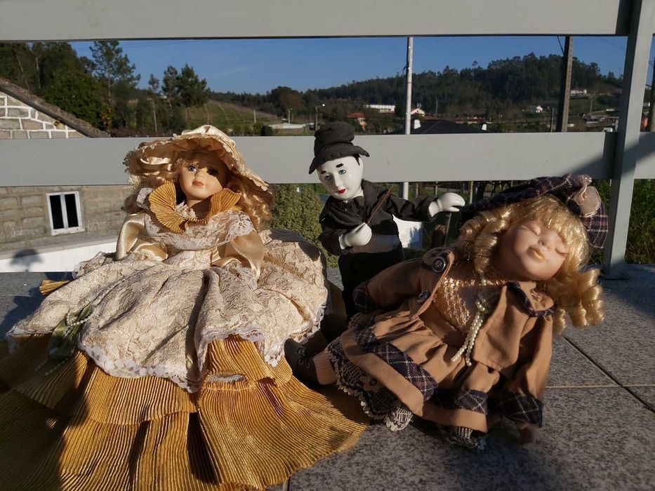 Bonecas de porcelana