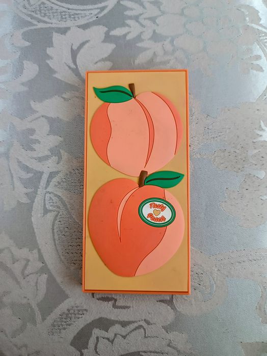 Paleta cieni Makeup Revolution Tasty Peach